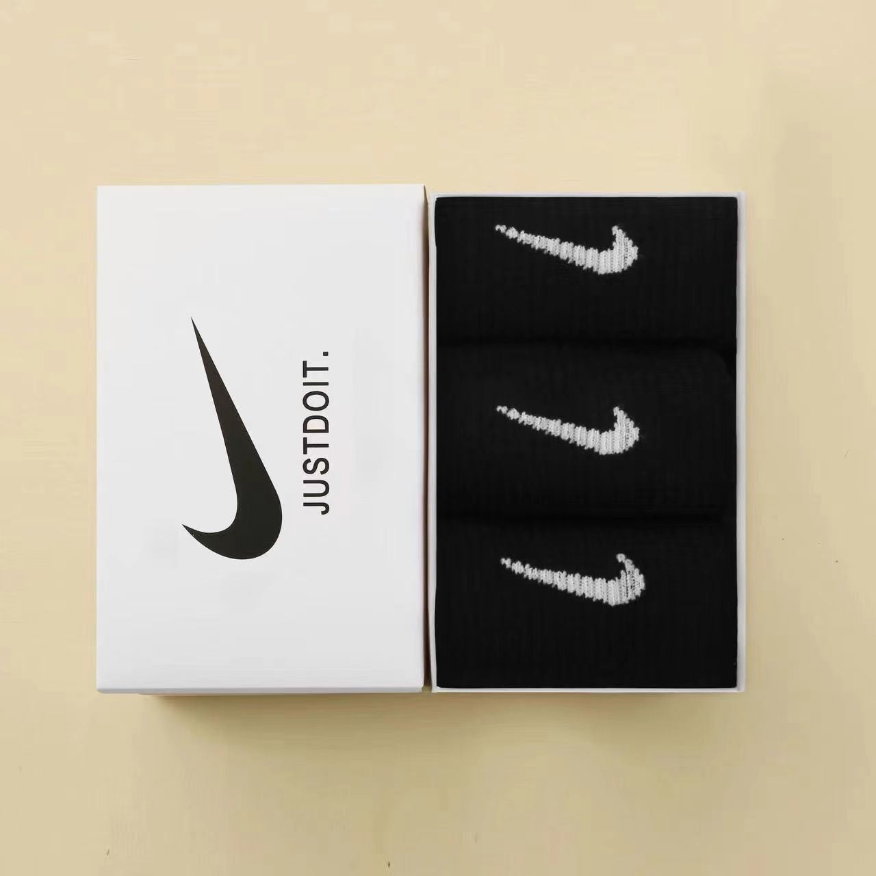 Nike Swoosh Logo Crew Socks Black - 1