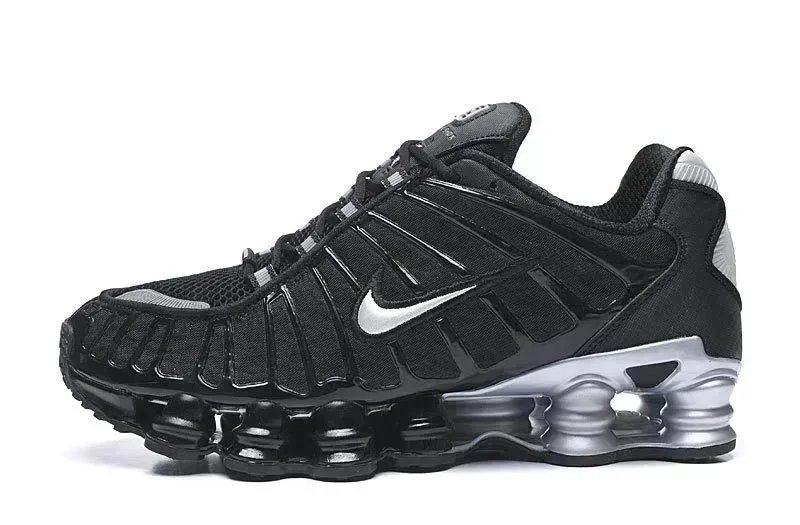 Nike Shox R4 x Supreme White/Red Sneakers - 6