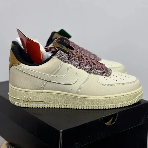Nike Air Force 1 Low 'Cactus Jack' Beige Sneakers - 1