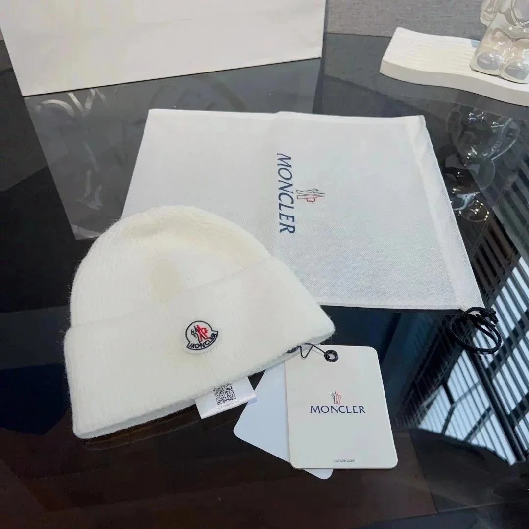 Moncler Logo Patch Beanie Red Hat - 11