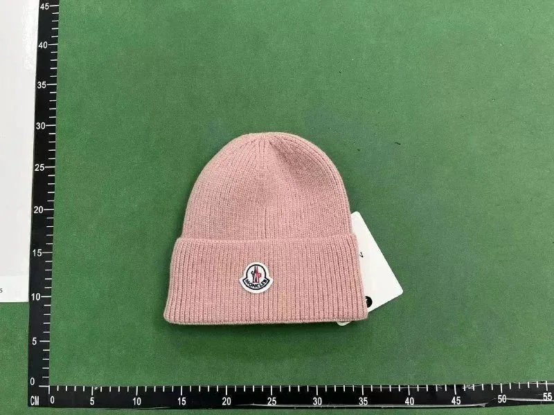 Louis Vuitton Damier Graphite Beanie Gray - 5