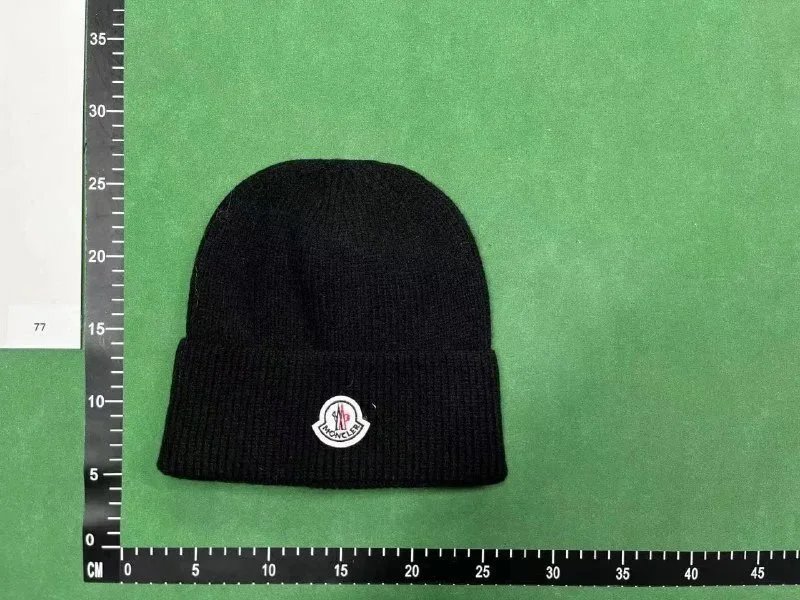 Louis Vuitton Damier Graphite Beanie Gray - 3