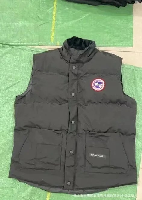 Canada Goose Vest Gray Down Vest - 10