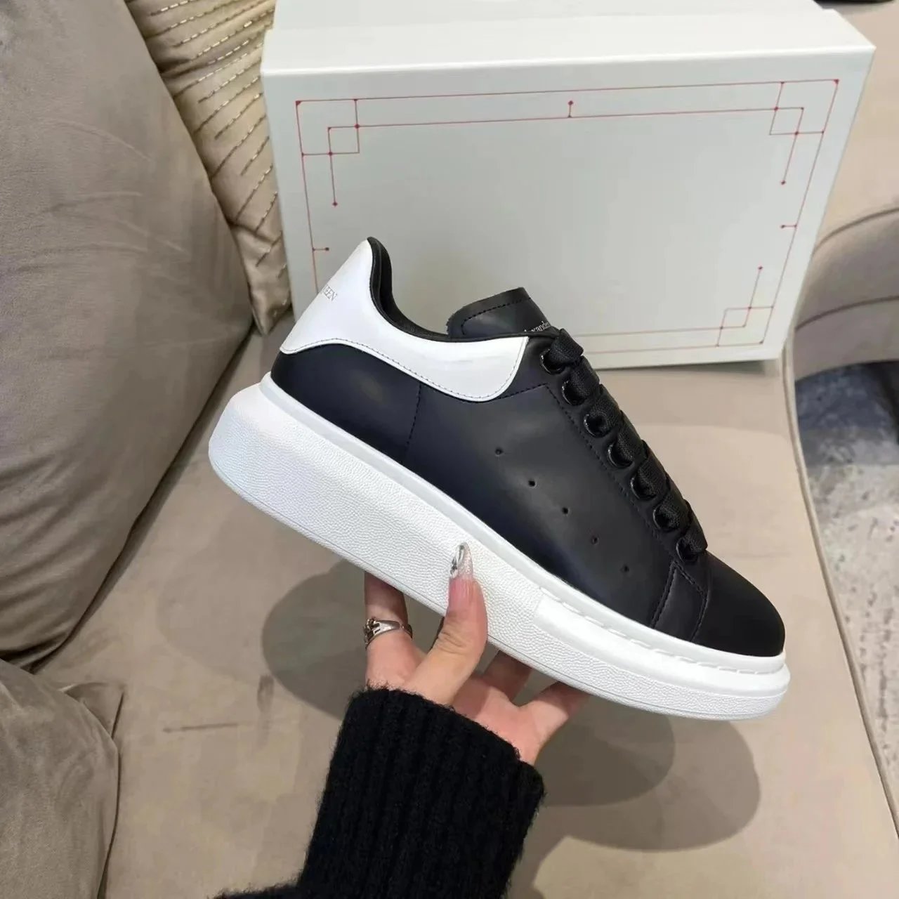 Alexander McQueen Oversized Sneakers White with Rainbow Laces Sneakers - 11