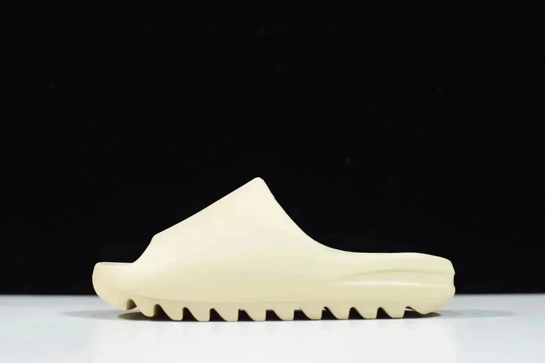 Adidas Yeezy Slide Onyx Slippers - 4