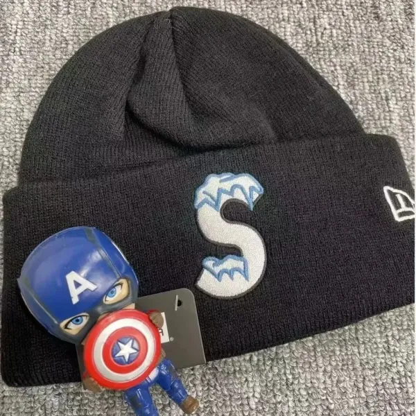Supreme x New Era S Logo Beanie Black - 1