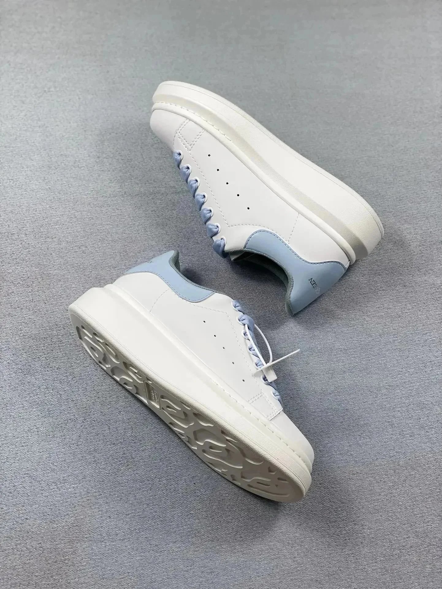 Alexander McQueen Oversized Sneakers White Gold Stripe Chunky Sneakers - 8