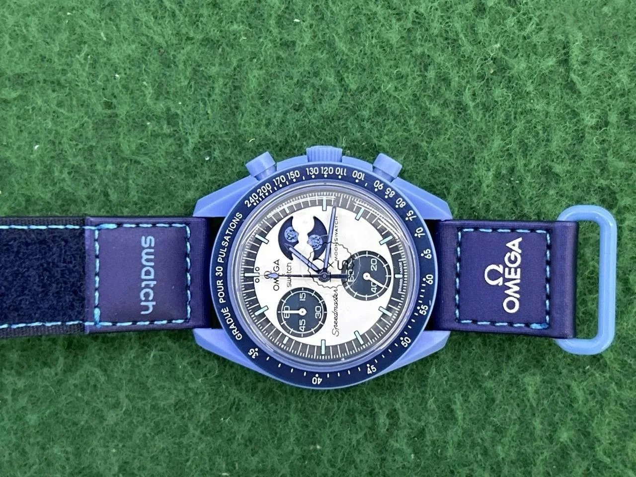 Swatch Chrono Plastic Pink and White Quartz Watch - 3