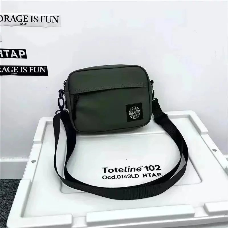 Design Minimalist Black Duffle Bag - 2