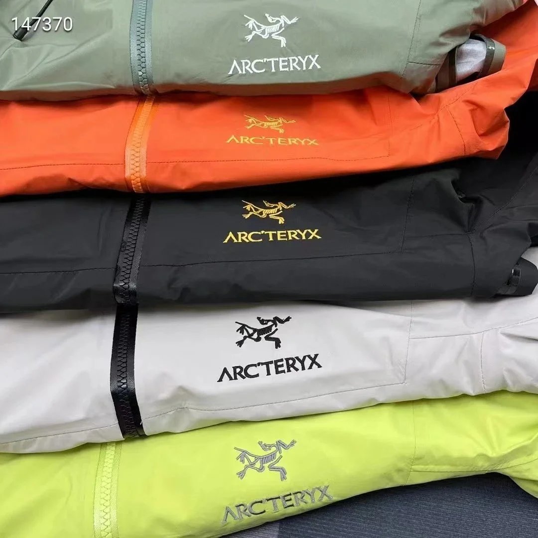 Arc'teryx Alpha SV Jacket White Gore-Tex Outerwear - 7