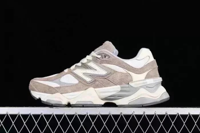 New Balance 9060 White Chunky Sneakers - 10