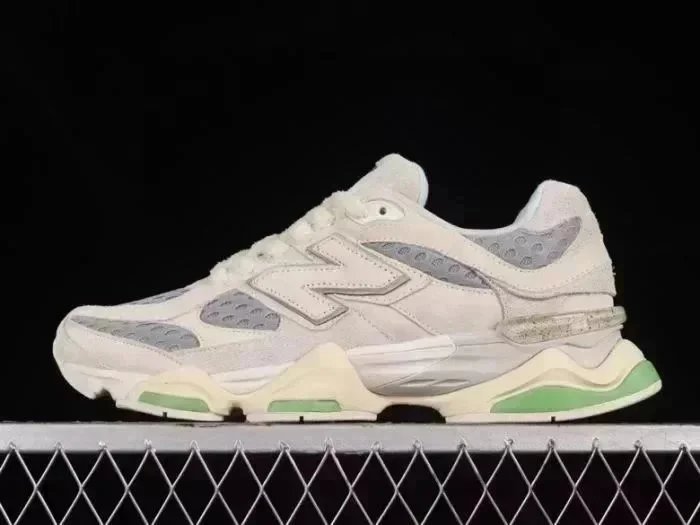 New Balance 990v6 'Mint' Chunky Sneakers - 1