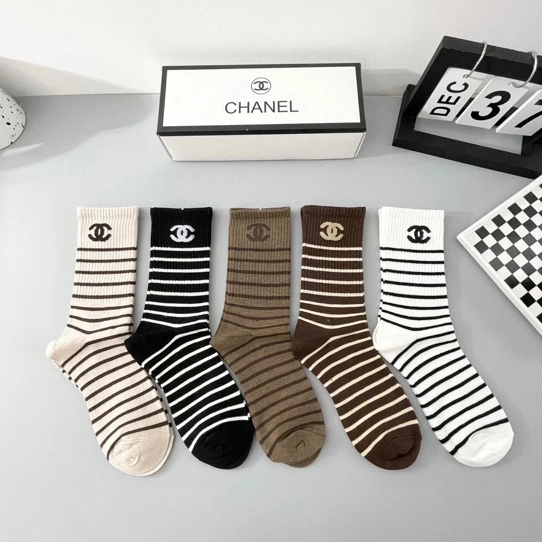 Prada Logo Socks Collection Black and White Socks - 9
