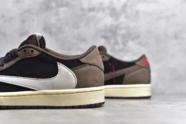 Travis Scott x Air Jordan 1 Low OG 'Reverse Mocha' Sneakers - 10