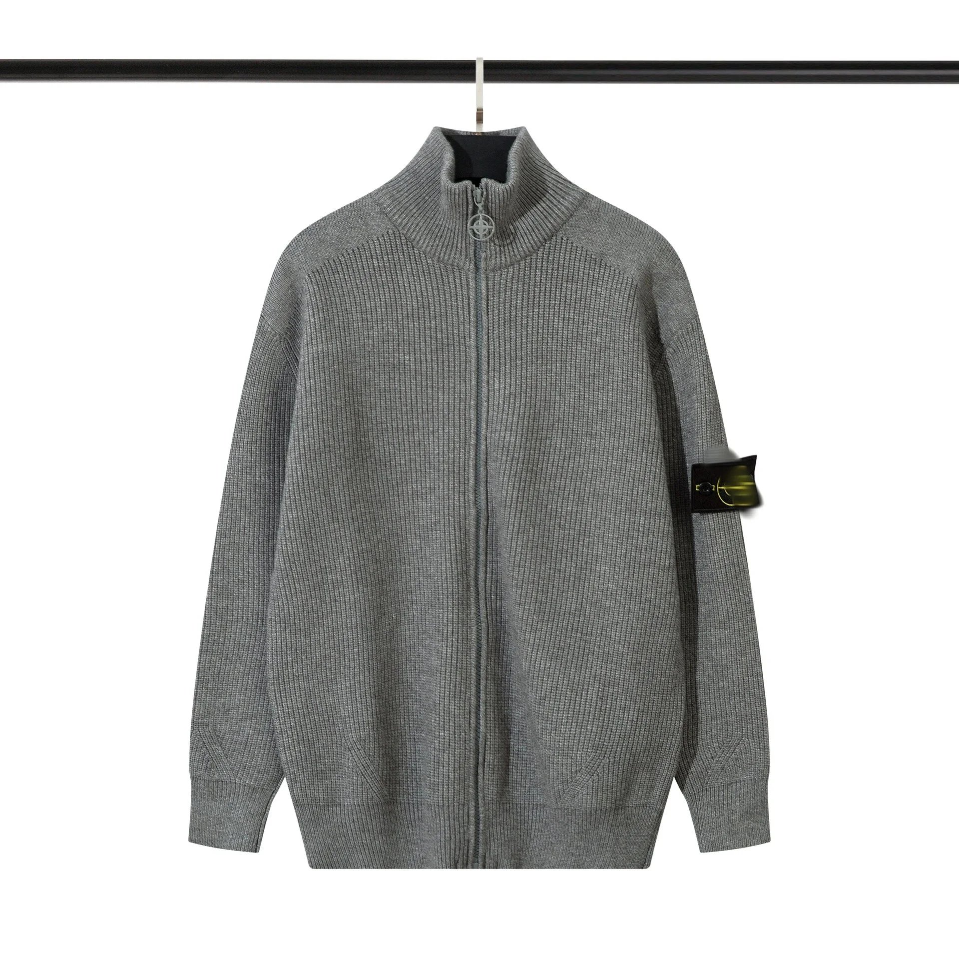 Design Puffer Jacket with Star Logo White Outerwear - 4
