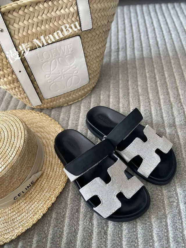 Hermès Sandals Chypre Adjustable H-Strap product detail image 4