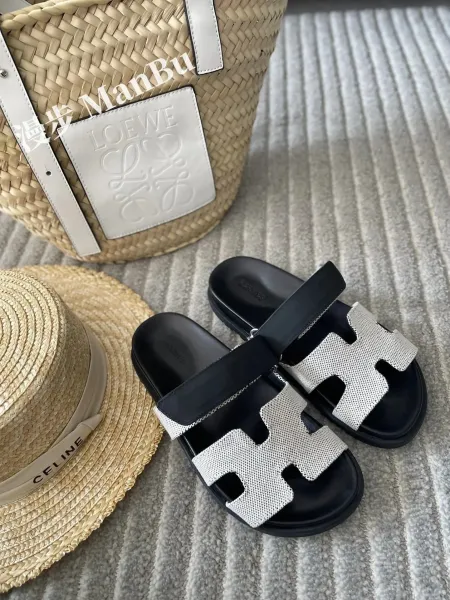 Hermès Oran Sandals Orange and Black Leather Slippers - 5