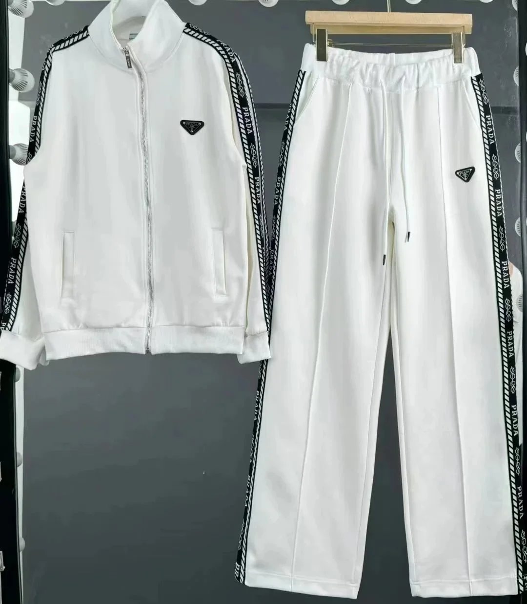 Miu Miu Logo-Embroidered White Hoodie and Sweatpants Set - 7