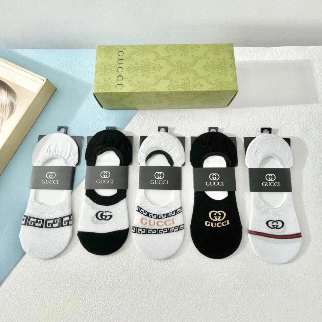 Prada Logo Socks Collection Black and White Socks - 10