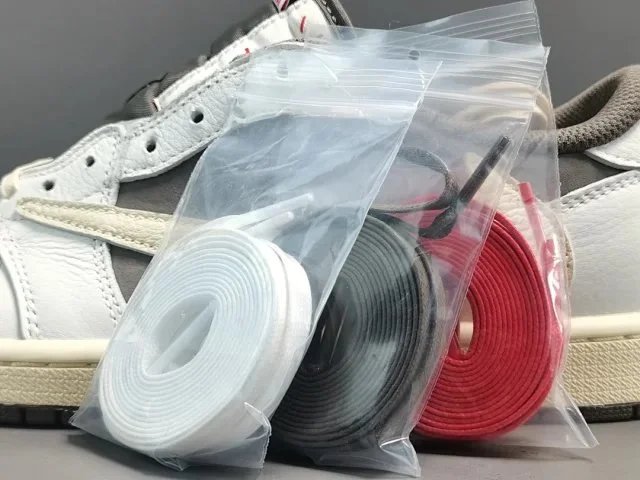 Travis Scott x Air Jordan 1 Low OG 'Reverse Mocha' Sneakers - 5