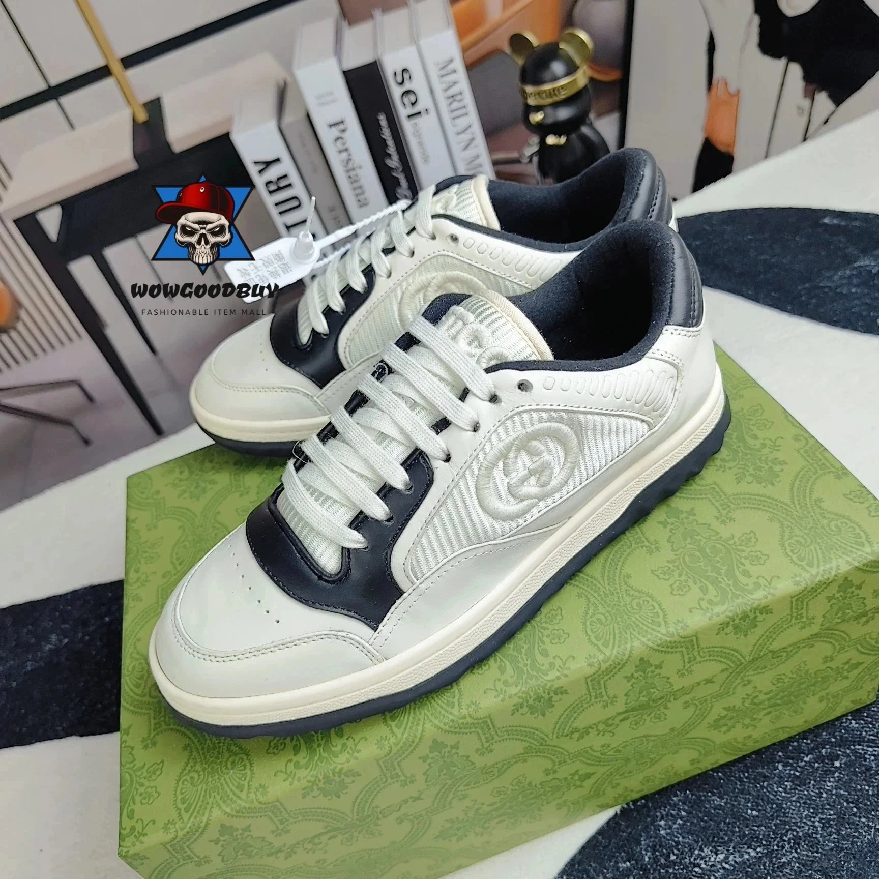 Gucci Rhyton Low-Top White and Sky Blue Sneakers - 10