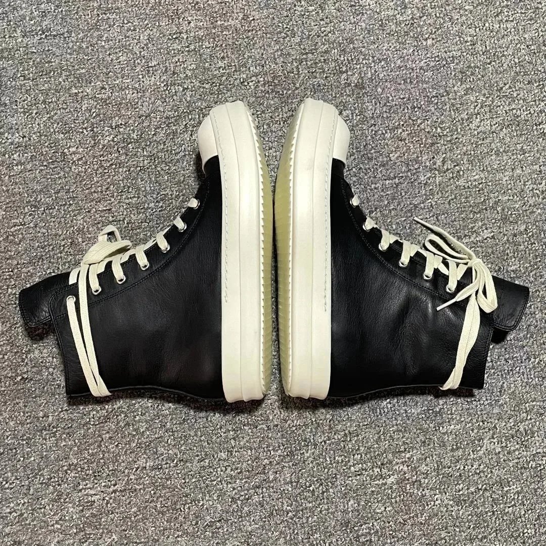 Maison Margiela Tabi Denim Boot Cover in White - 6