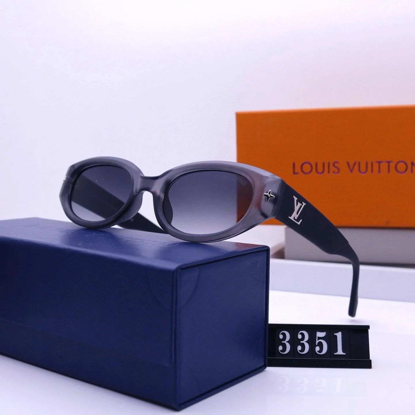 Louis Vuitton Monogram Eyewear Oversized Oval Sunglasses Black - 8