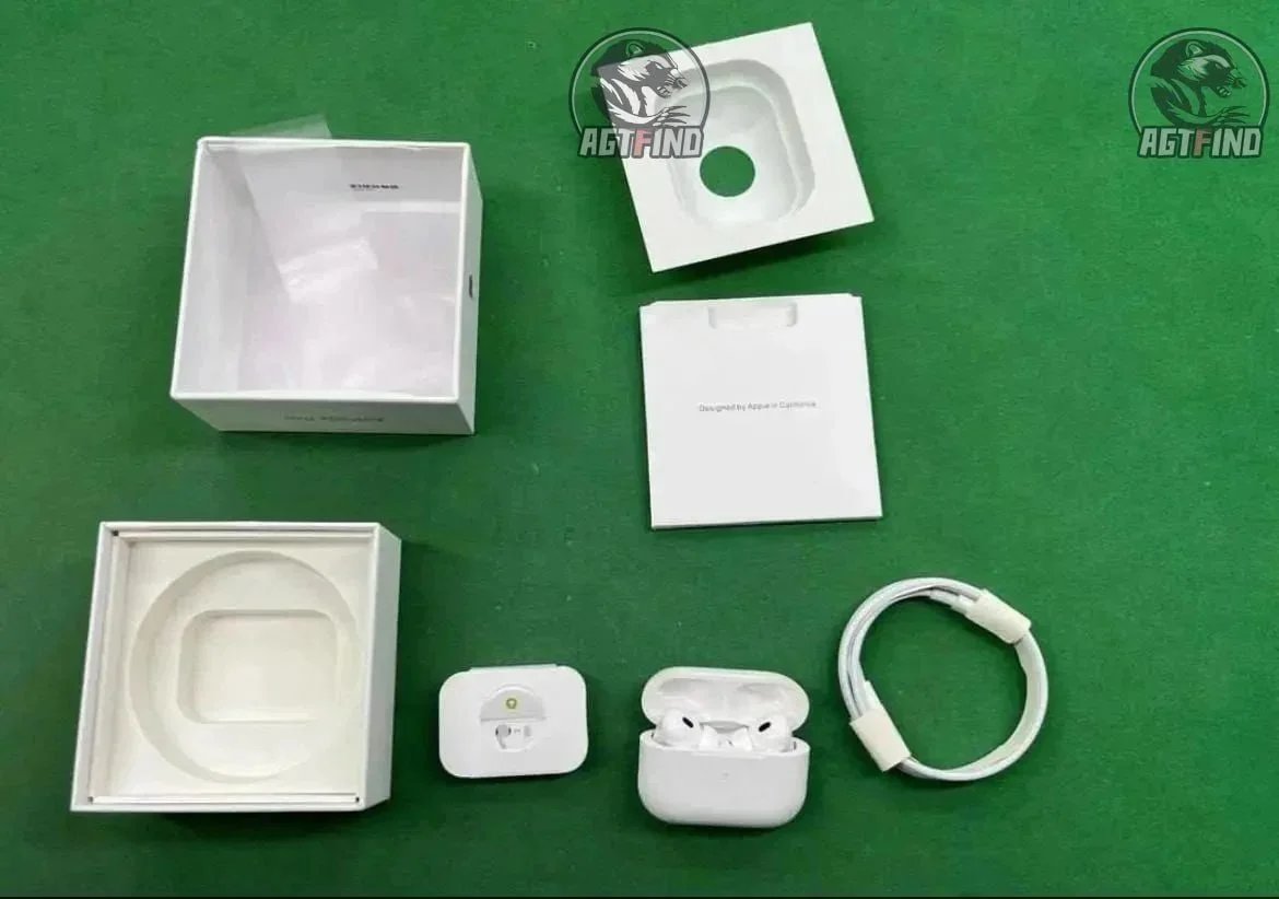 Apple AirPods Pro (2nd Generation) with MagSafe Charging Case White TWS Earbuds