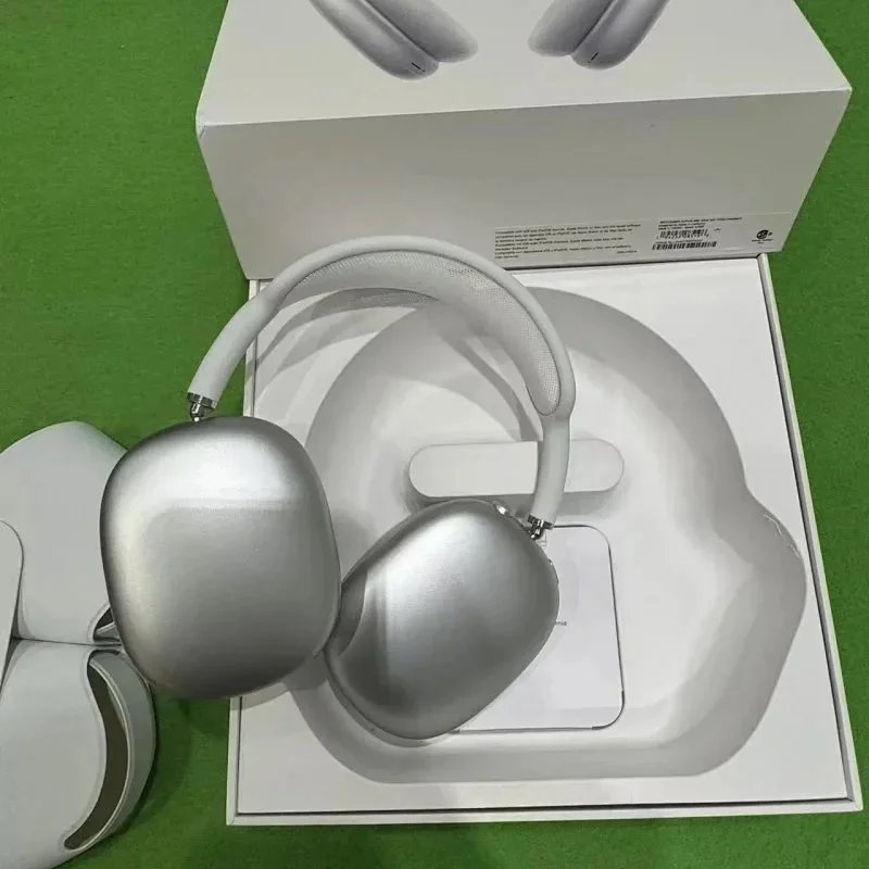 Apple AirPods Max Silver Over-Ear Headphones