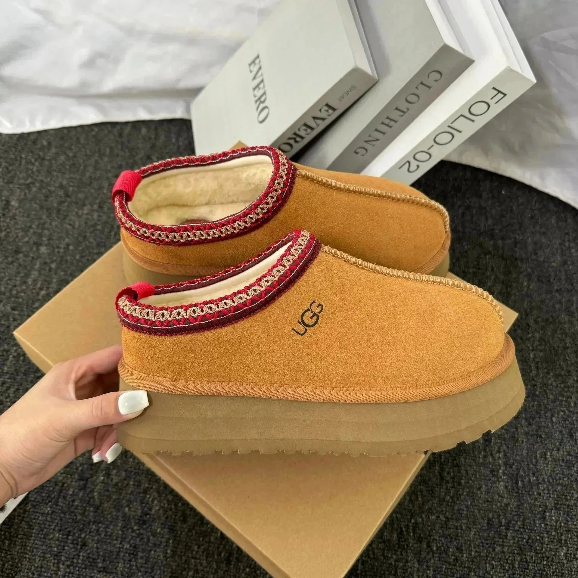 UGG Tasman Sparkle Beige Slip-On Slippers - 9