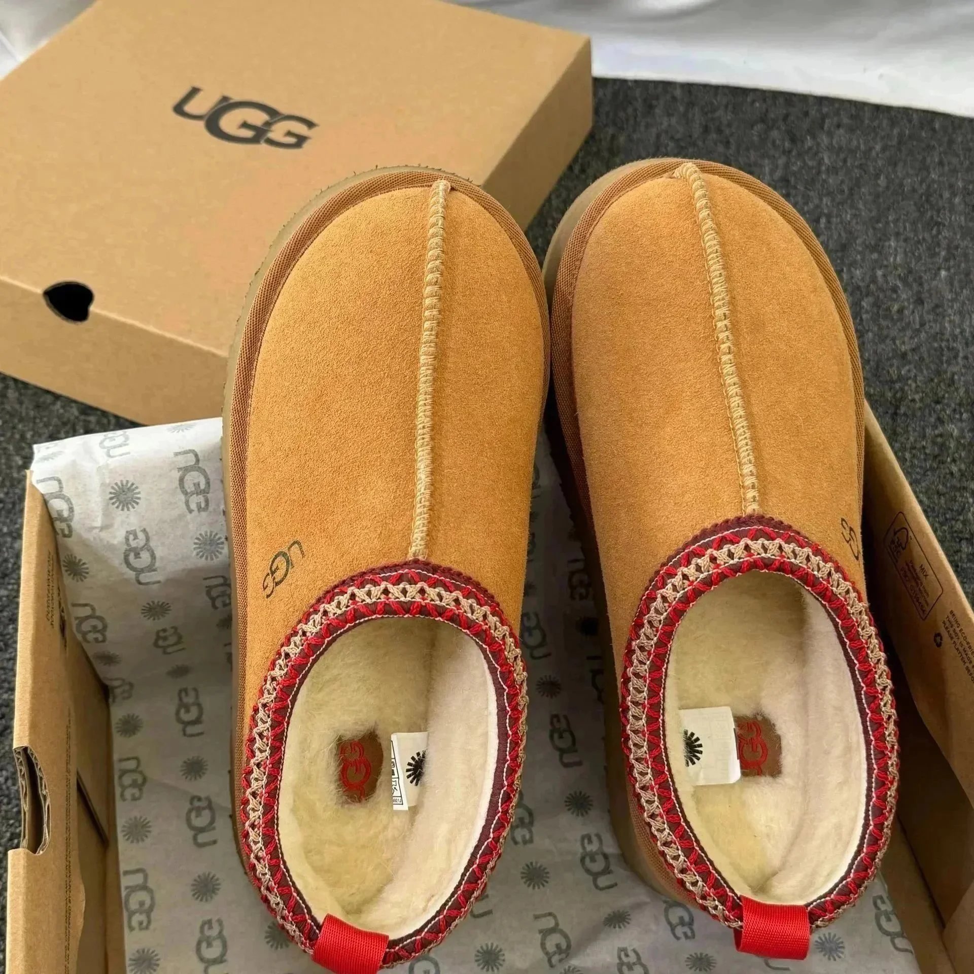 UGG Tasman Sparkle Beige Slip-On Slippers - 10