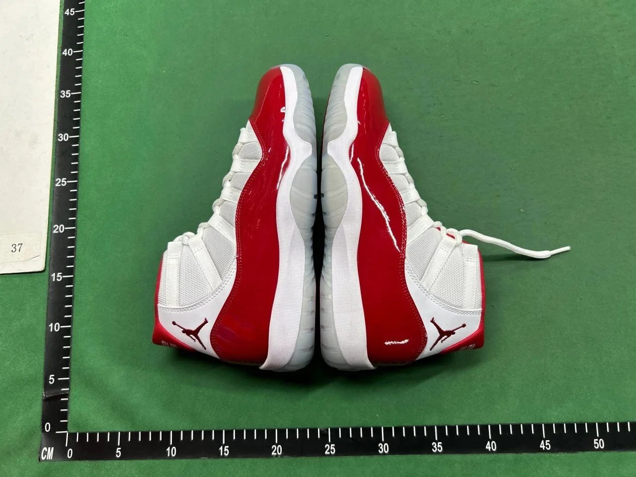 Air Jordan 11 OG Bred Sneakers - 2
