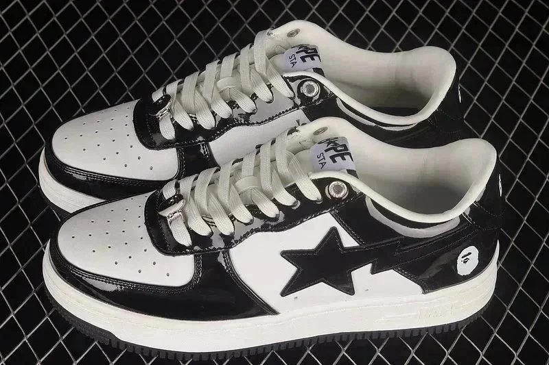A Bathing Ape Shark Star Low White Sneakers - 6