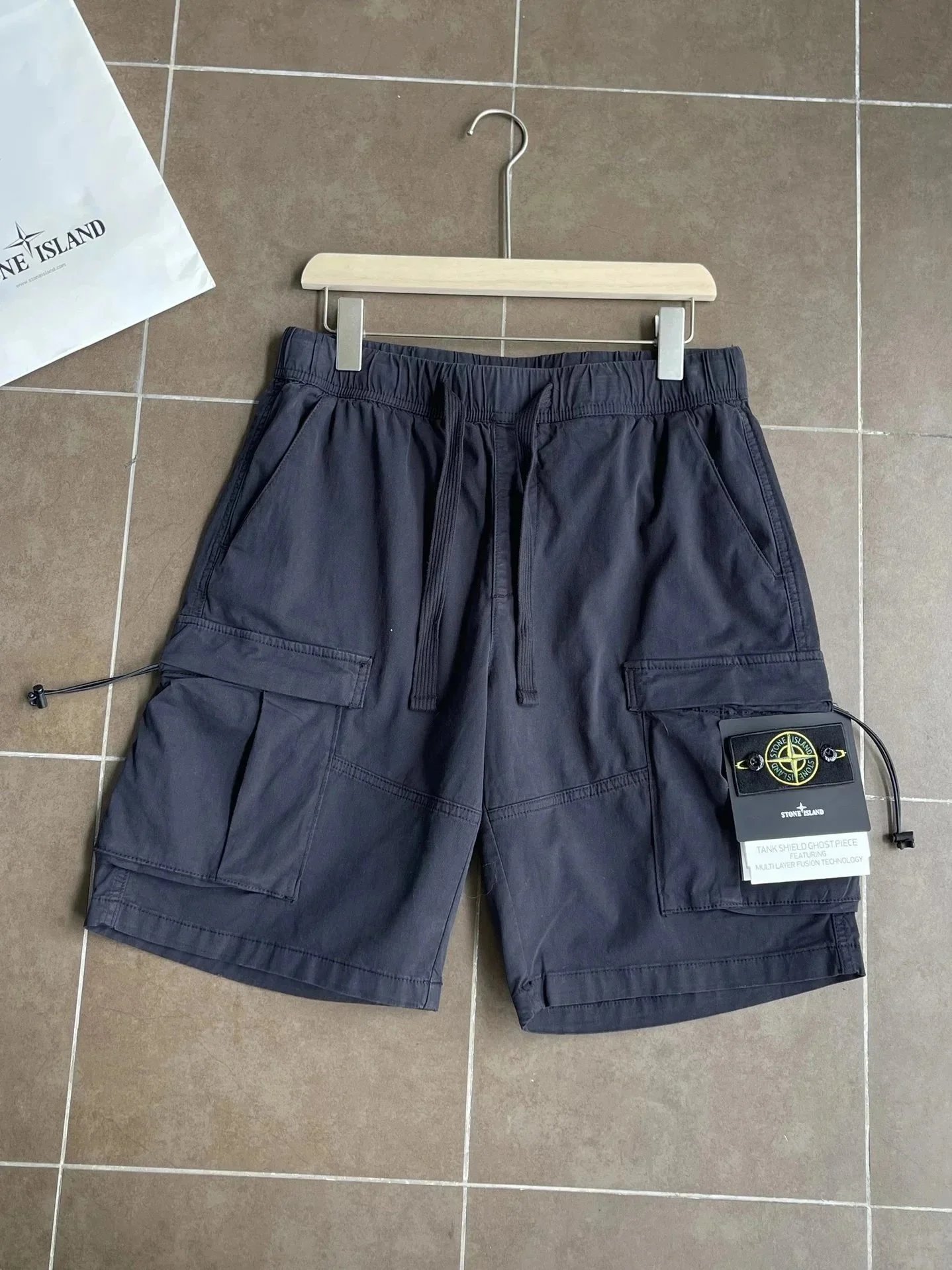 Stone Island Logo Patch Shorts Beige - 10