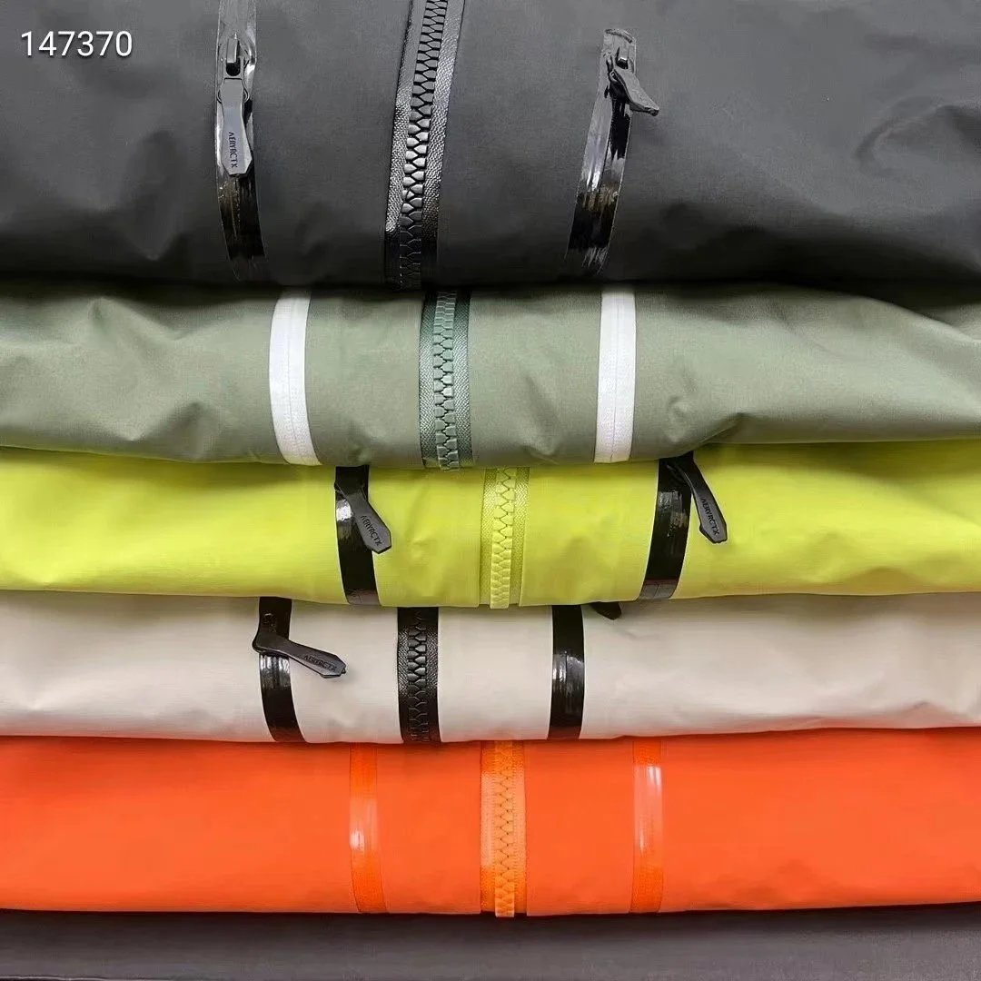 Arc'teryx Alpha SV Jacket White Gore-Tex Outerwear - 8