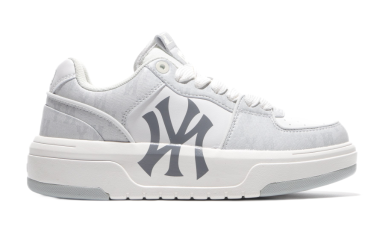 New York Yankees x Puma Platform Sneakers Navy and White - 2