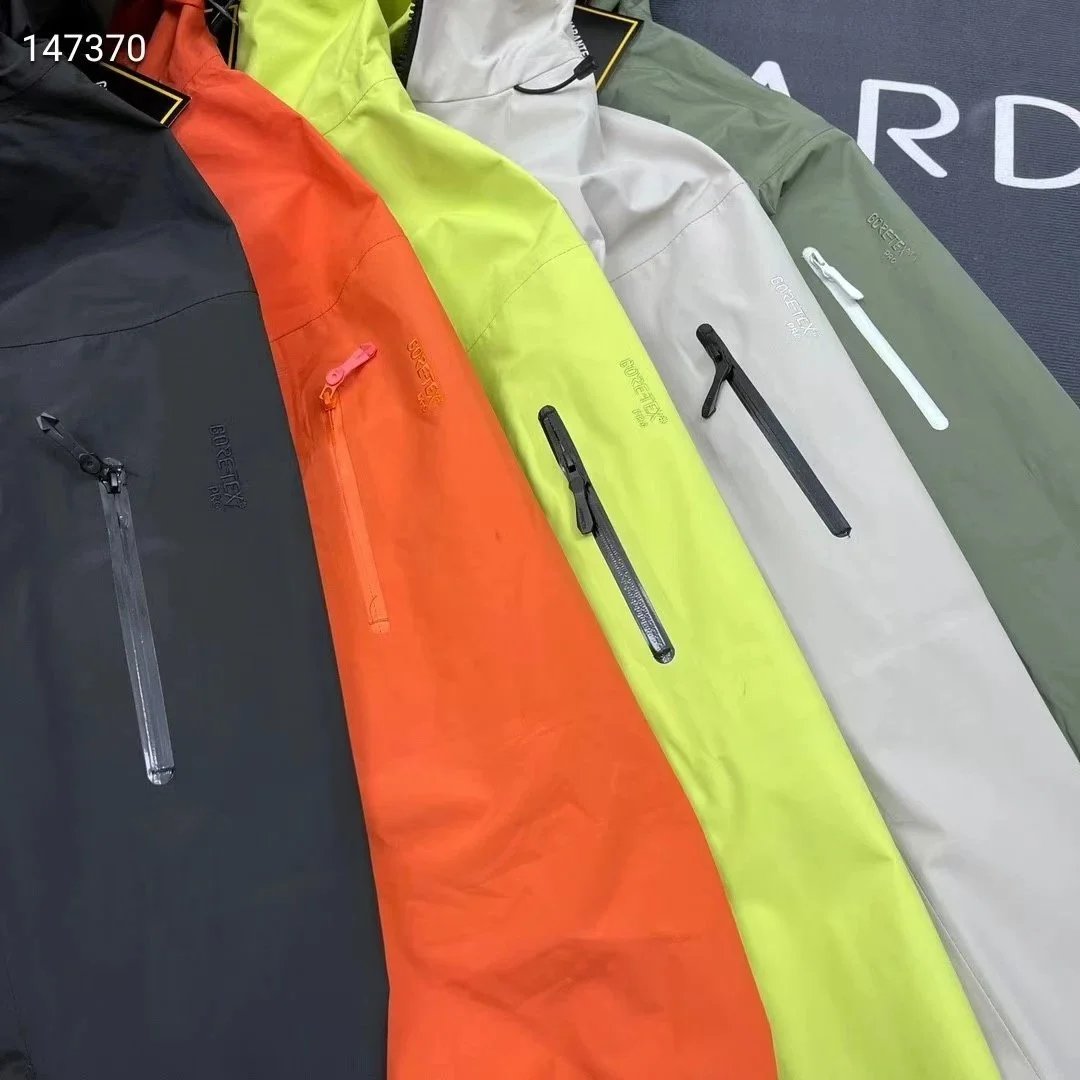 Arc'teryx Alpha SV Jacket White Gore-Tex Outerwear - 9