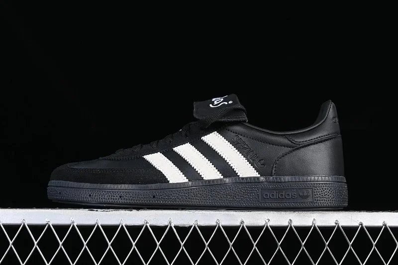 Adidas Samba Classic Black/White Sneakers