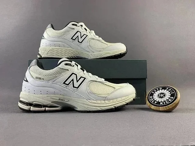 New Balance Sneakers 2002R product detail image 8