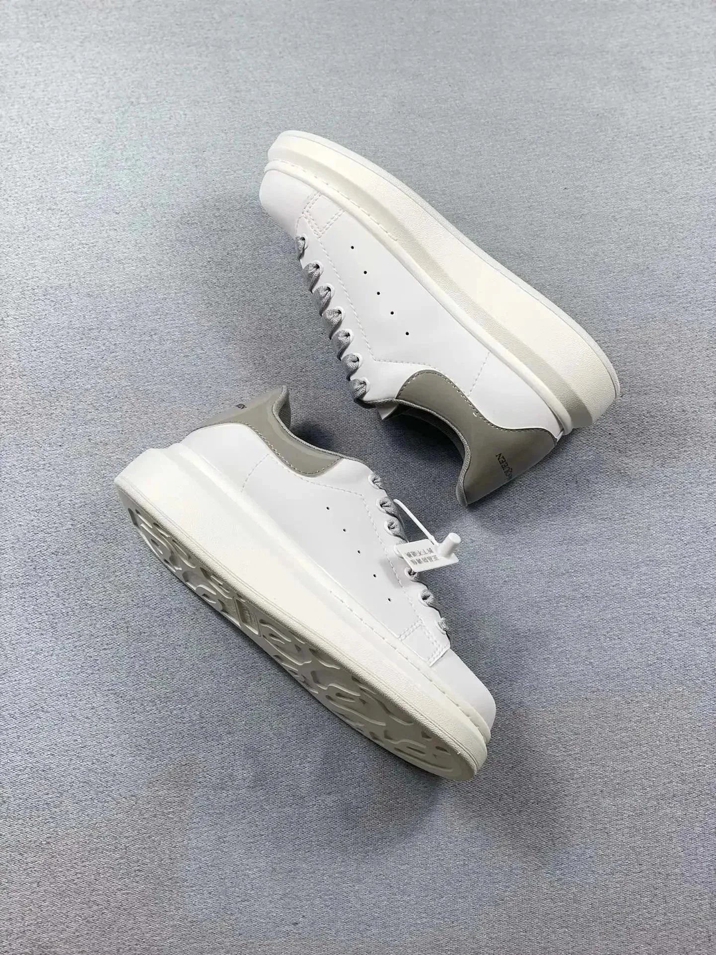 Alexander McQueen Oversized Sneakers White Gold Stripe Chunky Sneakers - 9