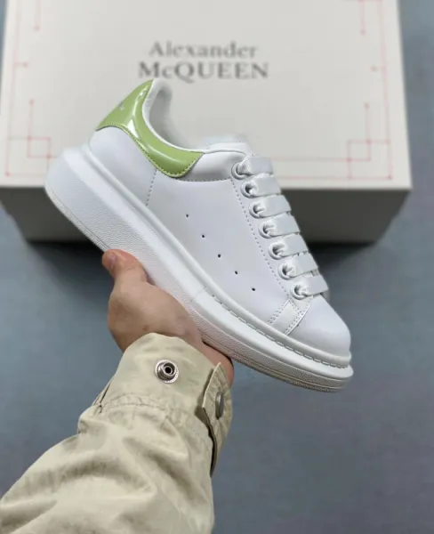 Alexander McQueen Oversized Sneakers White with Holographic Heel Tab Sneakers - 4