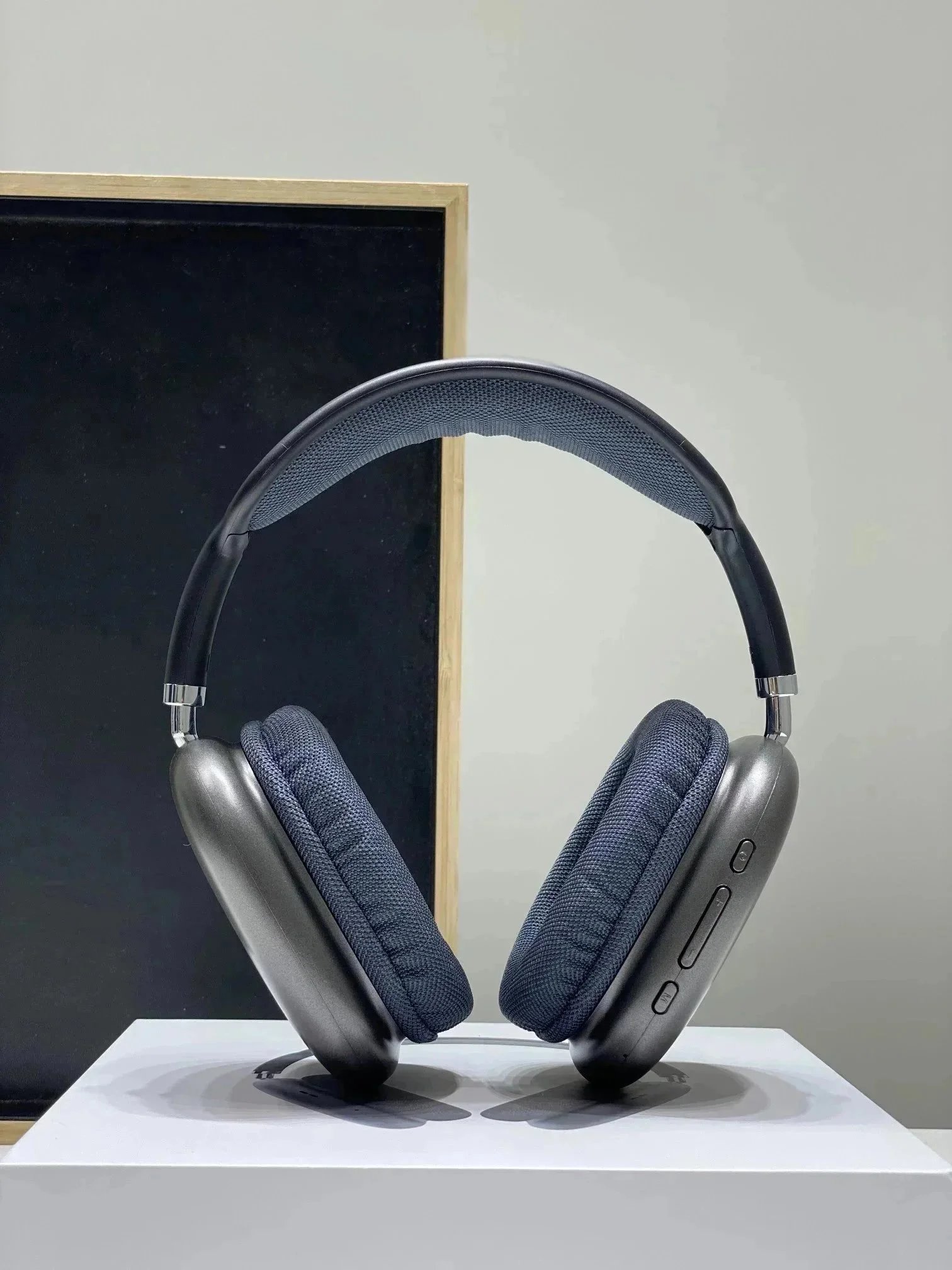 Generic Over-Ear Headphones Black Over-Ear Headphones - 6
