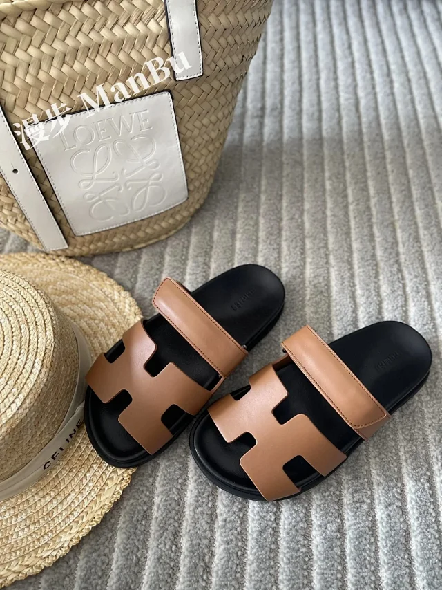 Hermès Sandals Chypre Adjustable H-Strap product detail image 10