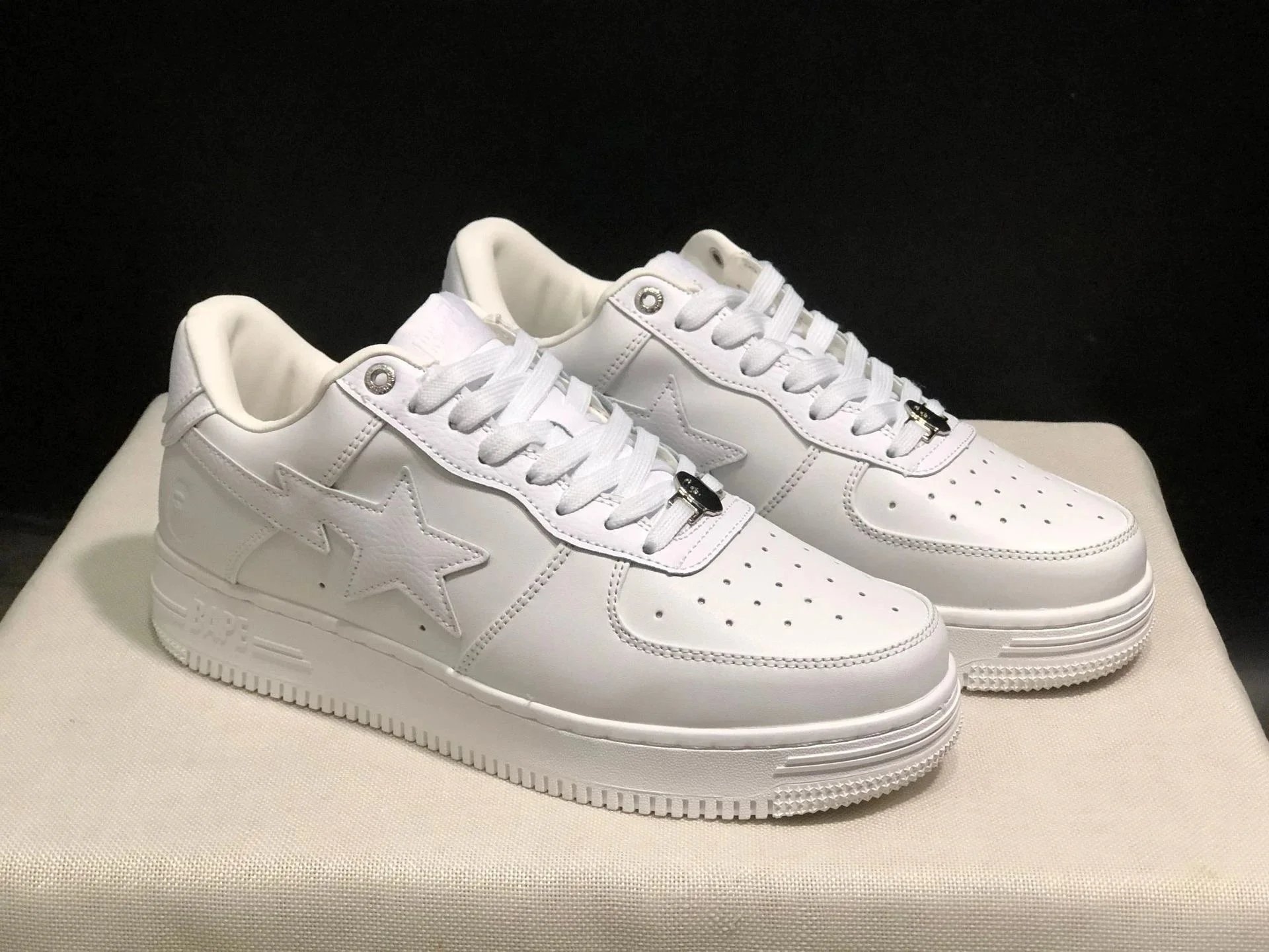 A Bathing Ape Bape Sta Low White Sneakers - 1
