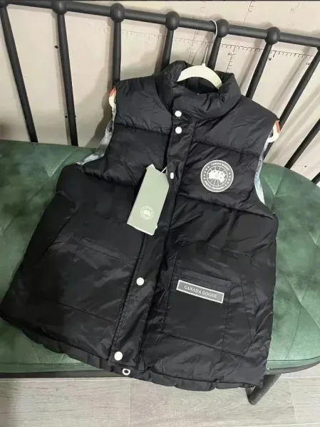 Canada Goose Freestyle Vest Black Down Vest - 1