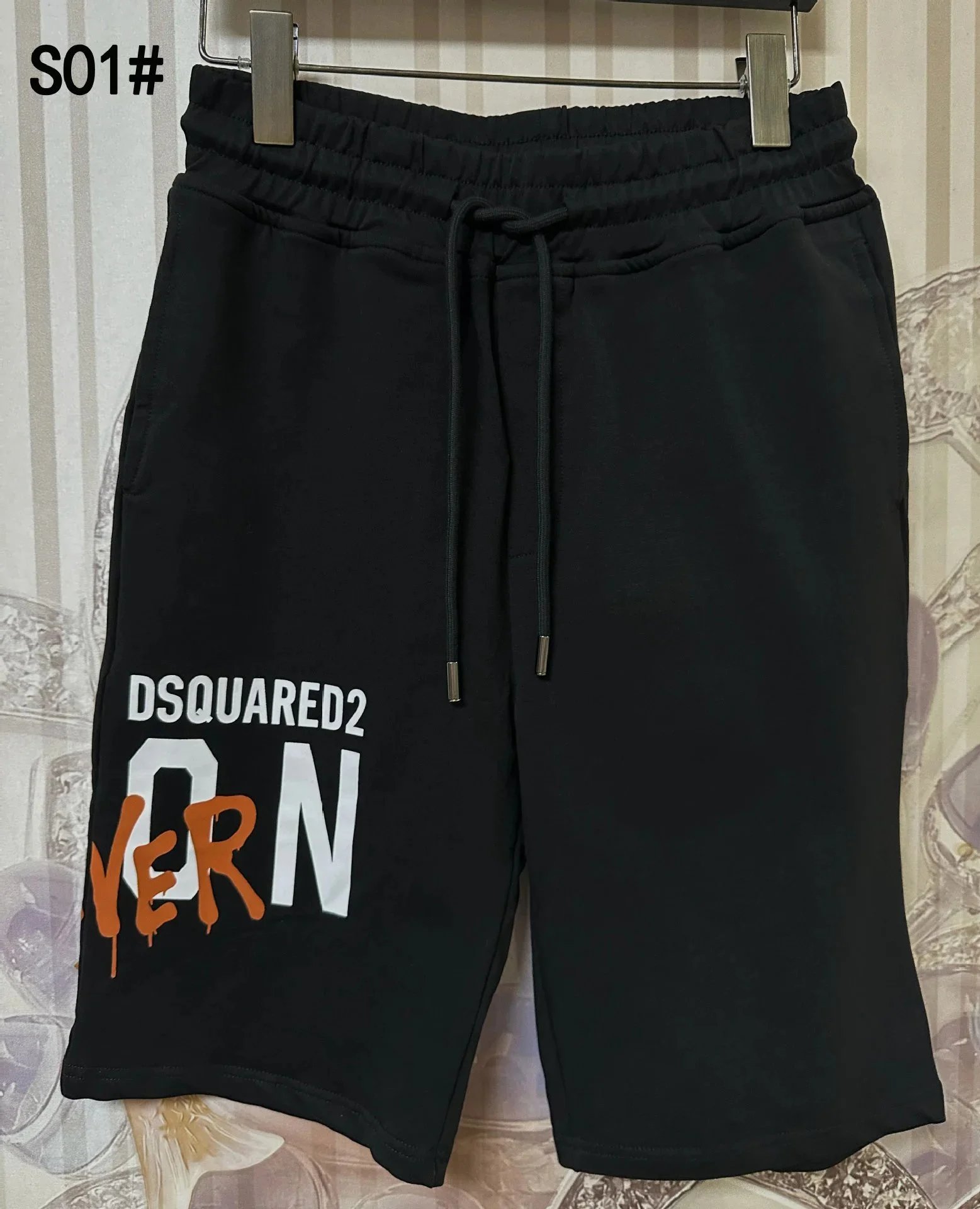 DSQUARED2 Logo Print Black Sweatshorts - 1