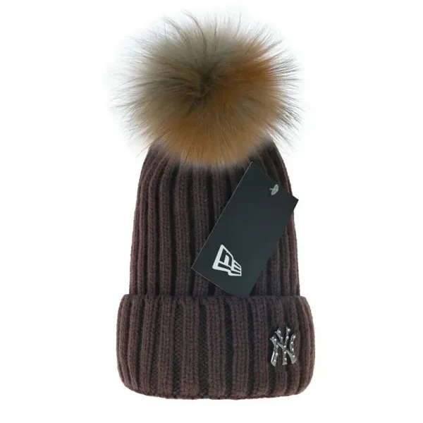 New Era MLB New York Yankees Ribbed Beanie with Raccoon Fur Pom-Pom Brown - 1