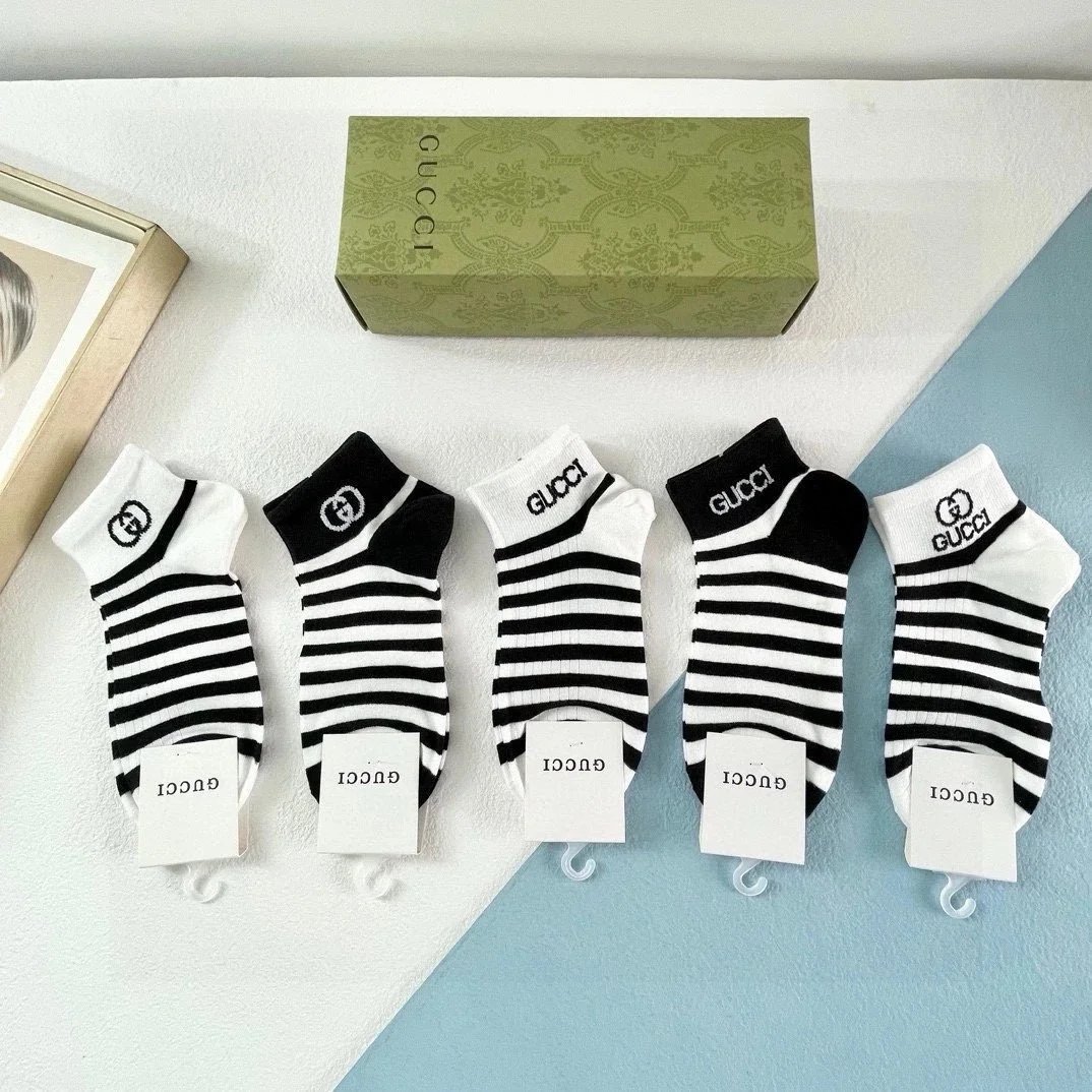 Prada Logo Socks Collection Black and White Socks - 4