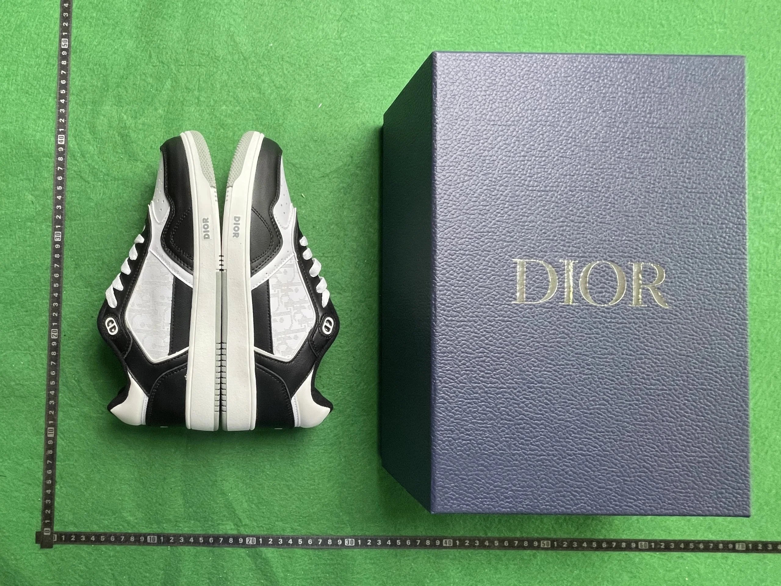 Dior B23 Oblique Beige Sneakers - 9