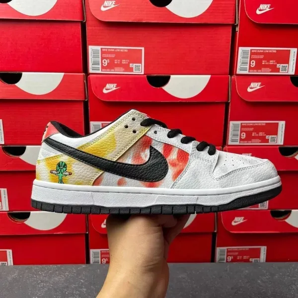 Nike SB Dunk Low Retro 'Cactus Jack' Multicolor Sneakers - 1